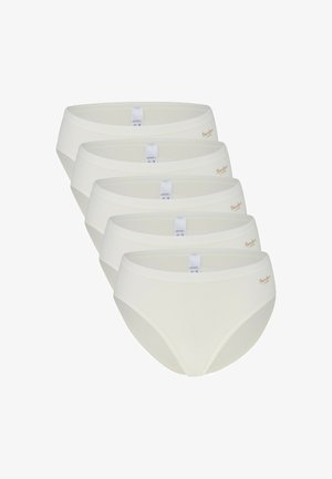 Fem hvide sømløse damestrusser stablet, hver med et lille "Bamboo"-mærke og størrelsestag synligt indeni linningen.