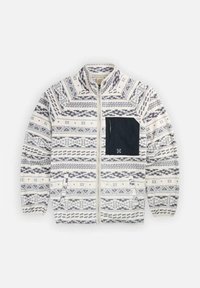 Giacca in pile con motivo geometrico in bianco e blu navy. Presenta una cerniera, colletto alto e una tasca sul petto con patta. Texture morbida.