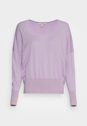 Maglione a maniche lunghe in viola lilla con scollo rotondo, polsini a costine e vita aderente, esposto su uno sfondo semplice.