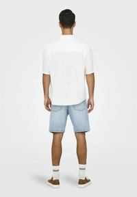 Only & Sons ONSCAIDEN LIFE RELAX RESORT - Camicia - white