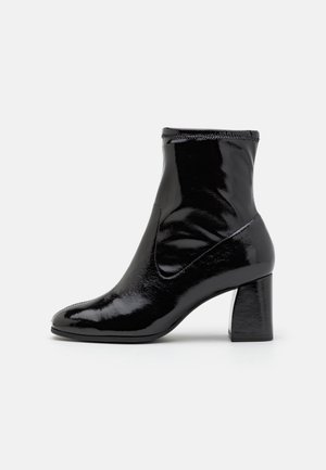 Tamaris, Bottines - black