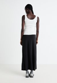 Weekday SIGNE DRAPY SKIRT - Jupe trapèze - black