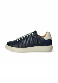 Sneaker in pelle perforata blu con suola crema e dettagli marroni chiari. Presenta lacci tondeggianti e un pannello posteriore liscio.