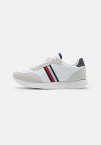 Tommy Hilfiger - ESSENTIAL RUNNER GLOBAL STRIPES - Sporta apavi - white Miniatūras attēls 1