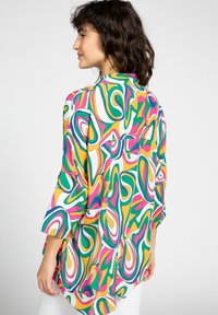 Chemisier Boutique Multicolore Taille 2X - En Rayon/spandex - Occasion Like New - Réduction De Prix