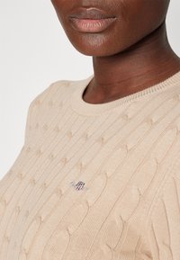 GANT STRETCH C NECK - Pullover - dry sand
