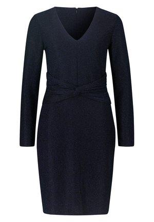 Granatowa sukienka o długości do kolan z długim rękawem, subtelnymi poziomymi paskami i wiązaniem węzła w talii.