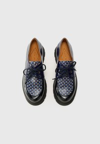 Chie Mihara QAMBA47 - Sportieve veterschoenen - timbal blue/sucre navy