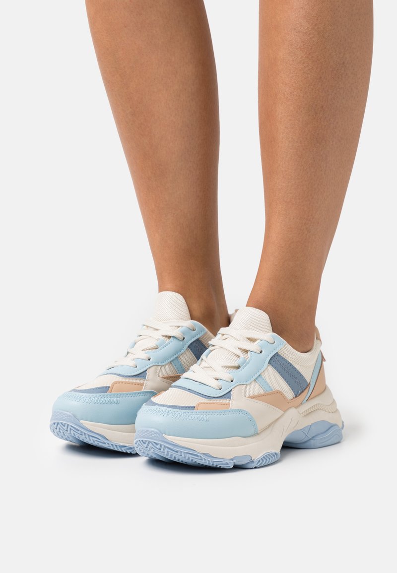 Koi Footwear TALIA MAR VEGAN TOUGH DECISIONS Sneaker low blue/beige/weiß Zalando.at