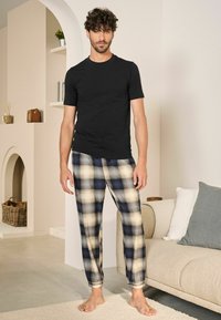 Next MOTIONFLEX COSY SET  - Pyjamas - black check