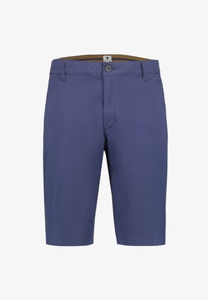 Pantaloncini da uomo blu navy fino al ginocchio con chiusura a bottone e cerniera, passanti per cintura, design semplice senza tasche visibili.