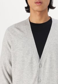 GAP CASH SOFT  - Vesta na kopčanje - grey