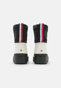 Tommy Hilfiger Bottes en caoutchouc - off-white