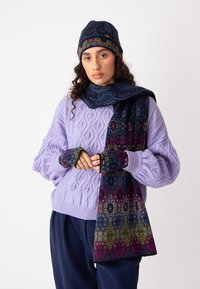 Ivko Sjal / Tørklæder - marine