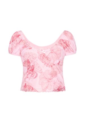 Pink kortærmet crop top med puffede ærmer og et mønster af røde sommerfugl-silhuetter.