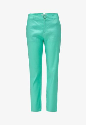 Pantalones rectos turquesa con cierre de botón y cremallera, trabillas para cinturón y corte ajustado.