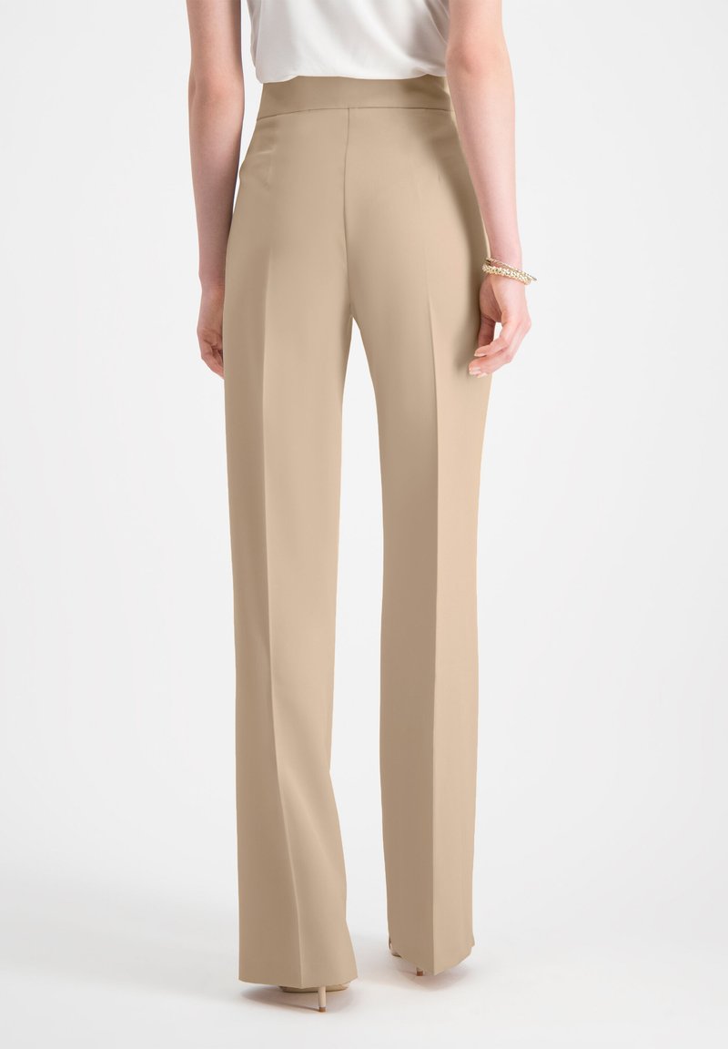 HUGO BOSS Telula high waist wide fit korte broek met steekzakken