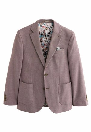 Blazer de color morado claro con tela texturizada, solapas con muesca, dos bolsillos delanteros y un forro con estampado floral. Incluye un detalle de pañuelo en el bolsillo.