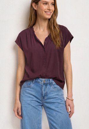Street One, BLOUSENSHIRT WITH V-NECK AND RUFFLES - Bluse - rustic rouge