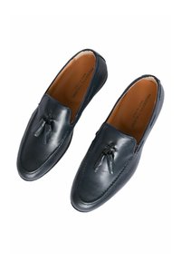 Mocassini in pelle blu navy con finitura liscia, caratterizzati da un fiocco decorativo e cuciture a contrasto lungo i bordi.
