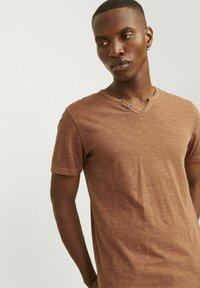 Jack & Jones ESPLIT NECK NOOS - T-Shirt basic - mocha bisque