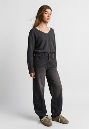 Bershka BARREL  - Baggy Jeans - black