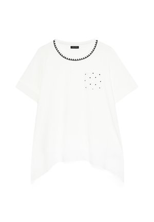 Hvid T-shirt med korte ærmer med sort zigzagkant på rundt halsudskæring og lille lomme pyntet med sorte polkaprikker på venstre bryst.