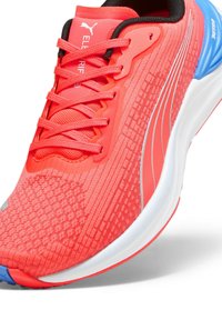 Puma ELECTRIFY NITRO  - Scarpe da corsa su strada - fire orchid ultra blue