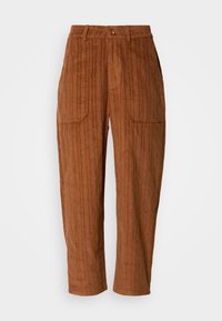 Calças de veludo cotelê castanhas com um ajuste solto, apresentando uma textura de nervura vertical, dois bolsos frontais e um fecho de botão na cintura.