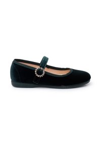 Scarpa Mary Jane in velluto nero con punta arrotondata, suola piatta e una fibbia rotonda decorativa in argento sul cinturino.
