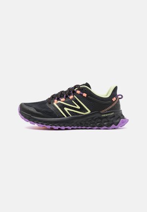 FRESH FOAM GAROÉ - Trail running shoes - black