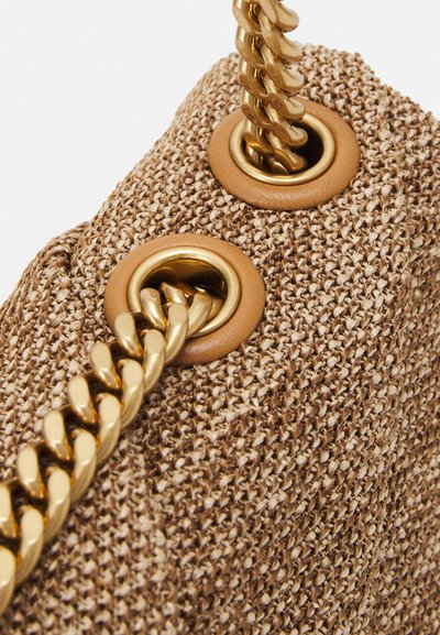 Tory Burch KIRA DRAPED SMALL CONVERTIBLE SHOULDER BAG - Skuldertasker - camel