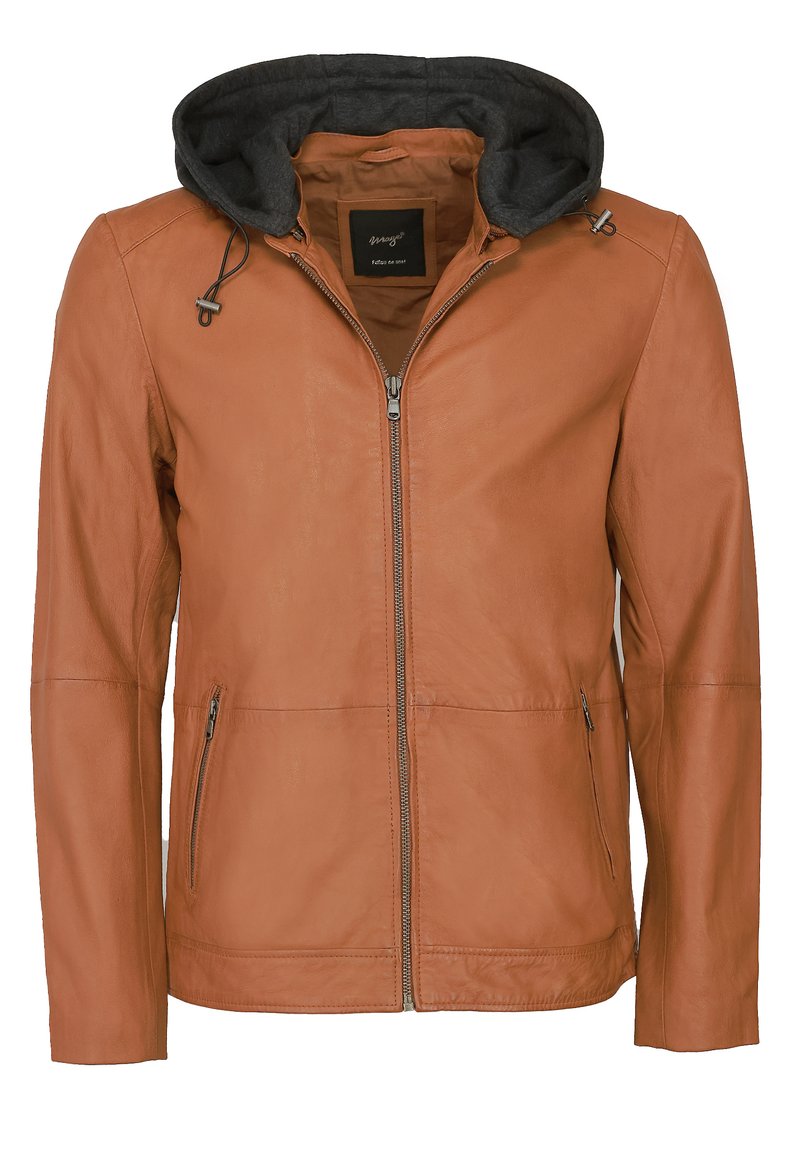 Brun læderjakke med grå hætte, som har en frontlynlås, to sidelommer og en glat overflade. Detaljer omfatter justerbare snore.