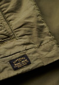 Superdry & Co CLASSIC HARRINGTON - Lichte jas - dark khaki