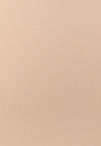 Tessuto a coste beige con una texture liscia, caratterizzato da linee verticali. Materiale morbido ed elasticizzato adatto per diversi capi d'abbigliamento.