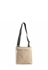 Borsa a spalla beige realizzata in materiale liscio, con tasca frontale e tracolla grigia regolabile; design minimalista con dettagli del logo.