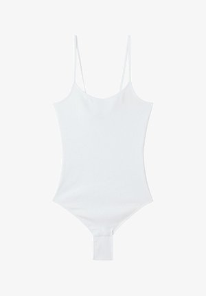 Witte geribde body met dunne bandjes, een ronde halslijn en een drukknoopsluiting onderaan. Gladde textuur met een aansluitende silhoutte.