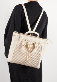 L'Atelier Du Sac PETER piaskowy