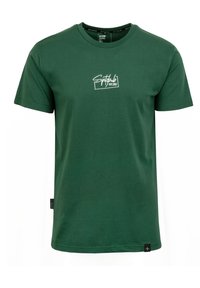Dunkelgrünes Baumwoll-T-Shirt mit einem weißen Logo „Spitzdubl EST.2017“ auf der Brust, kurzen Ärmeln und geradem Schnitt.