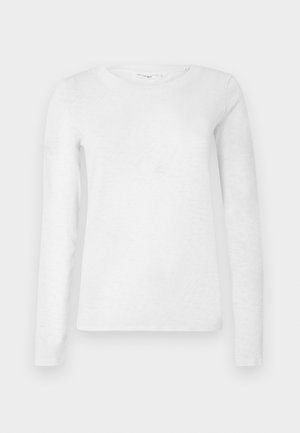 Weißes Langarm-Baumwoll-T-Shirt für Frauen mit Rundhalsausschnitt, auf einem schlichten weißen Hintergrund präsentiert.
