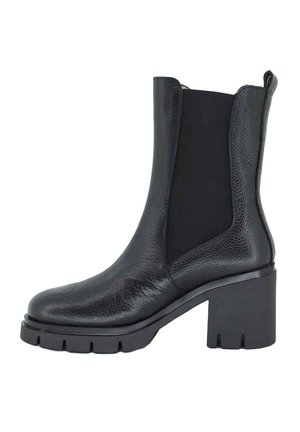 Stivaletti con plateau - black