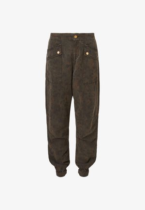 Tummanruskeat cargo-housut, joissa on hienovarainen leopardikuosi. Housuissa on rento istuvuus, joustavat hihnat ja kaksi etutaskua kultaisilla yksityiskohdilla.