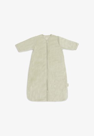 Gigoteuse bébé beige avec manches longues et fermeture éclair à l'avant s'étendant du cou jusqu'en bas.