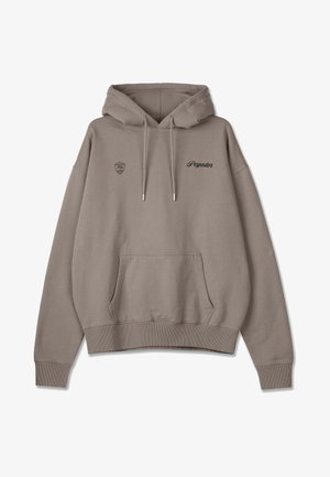 Hooded majica u taupe pamuku s prednjim džepom. Sadrži štitasti emblem i riječ "Pegador" u crnoj izvezenoj oznaci. Rebrasti manžeti.