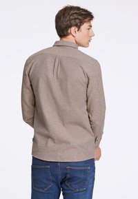 Junk De Luxe BRUSHED - Camisa - mid brown