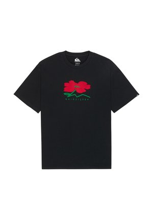 Fekete pamut póló merész piros virág grafikával és zöld részletekkel, alatta a "Quiksilver" felirattal. Klasszikus kerek nyakkivágású stílus.