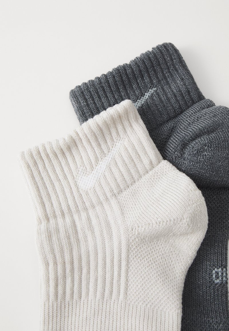 Cushioned Socks Nike Quarter Socks Grey Nike Performance EVERYDAY