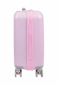 Hårt skal resväska i glansig ljusrosa med en matchande dragkedja och grå detaljer, med fyra hjul för rörlighet.