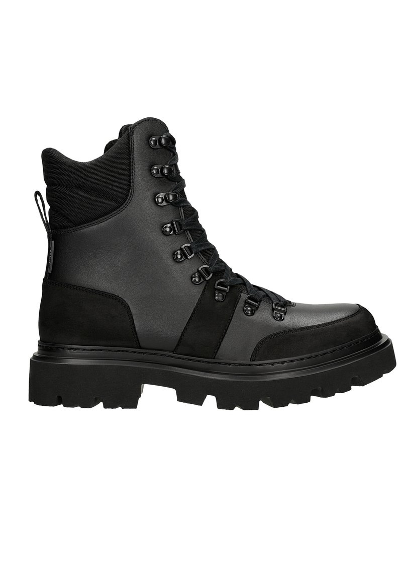 Stivale da escursionismo nero con esterno in pelle e suede texture, suola in gomma robusta con tacchetti profondi e ganci metallici per lacci per una vestibilità sicura.
