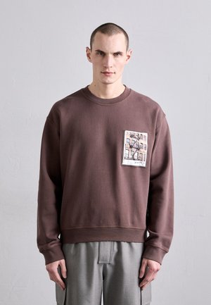 POCKET CREW - Sportska majica - brick